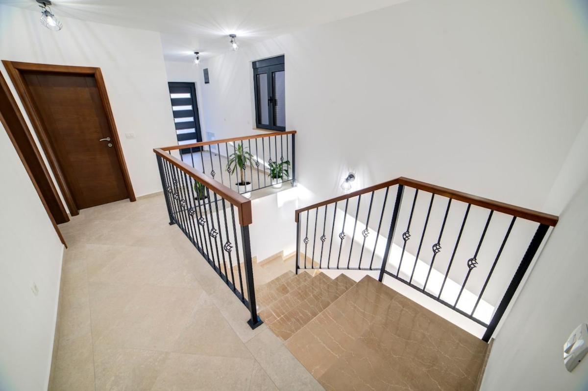 Villa Jelena With Private Pool - Lapcici Budva Dış mekan fotoğraf